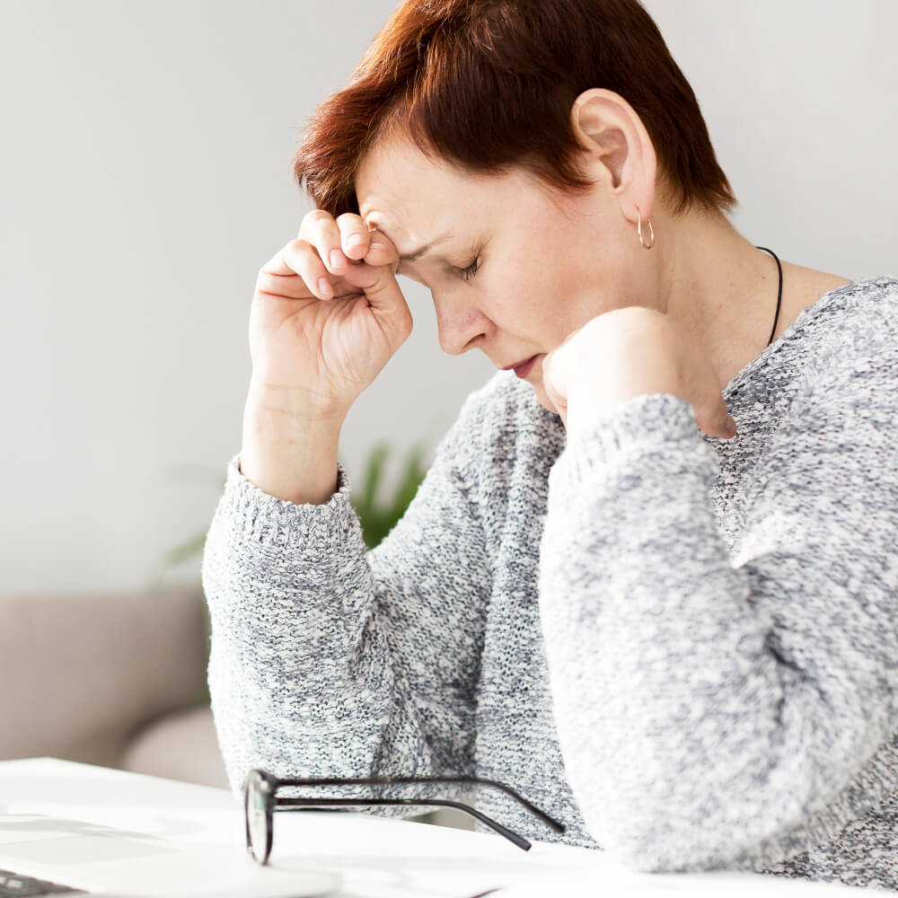 Osoba z dolegliwościami, które mogą wymagać konsultacji neurologicznej lub rehabilitacji