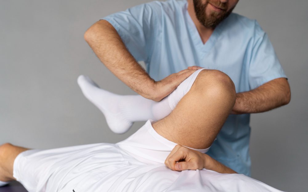 Rehabilitacja pooperacyjna Pacjentka podczas rehabilitacji po operacji kolana
